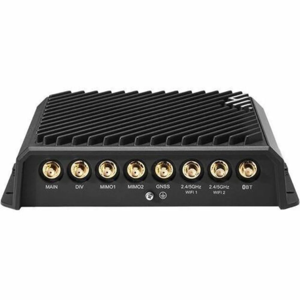 Cradlepoint R1900-5G: CBRS-Capable Rugged 5G Mobile Router - Image 3